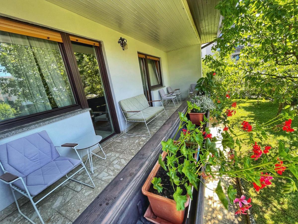 Papas Apartment Лесце Екстер'єр фото