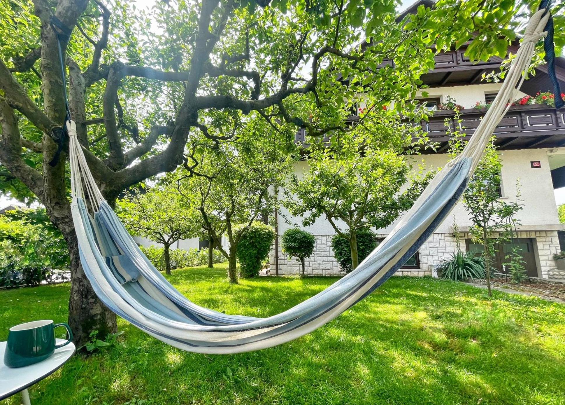 Papas Apartment Лесце Екстер'єр фото