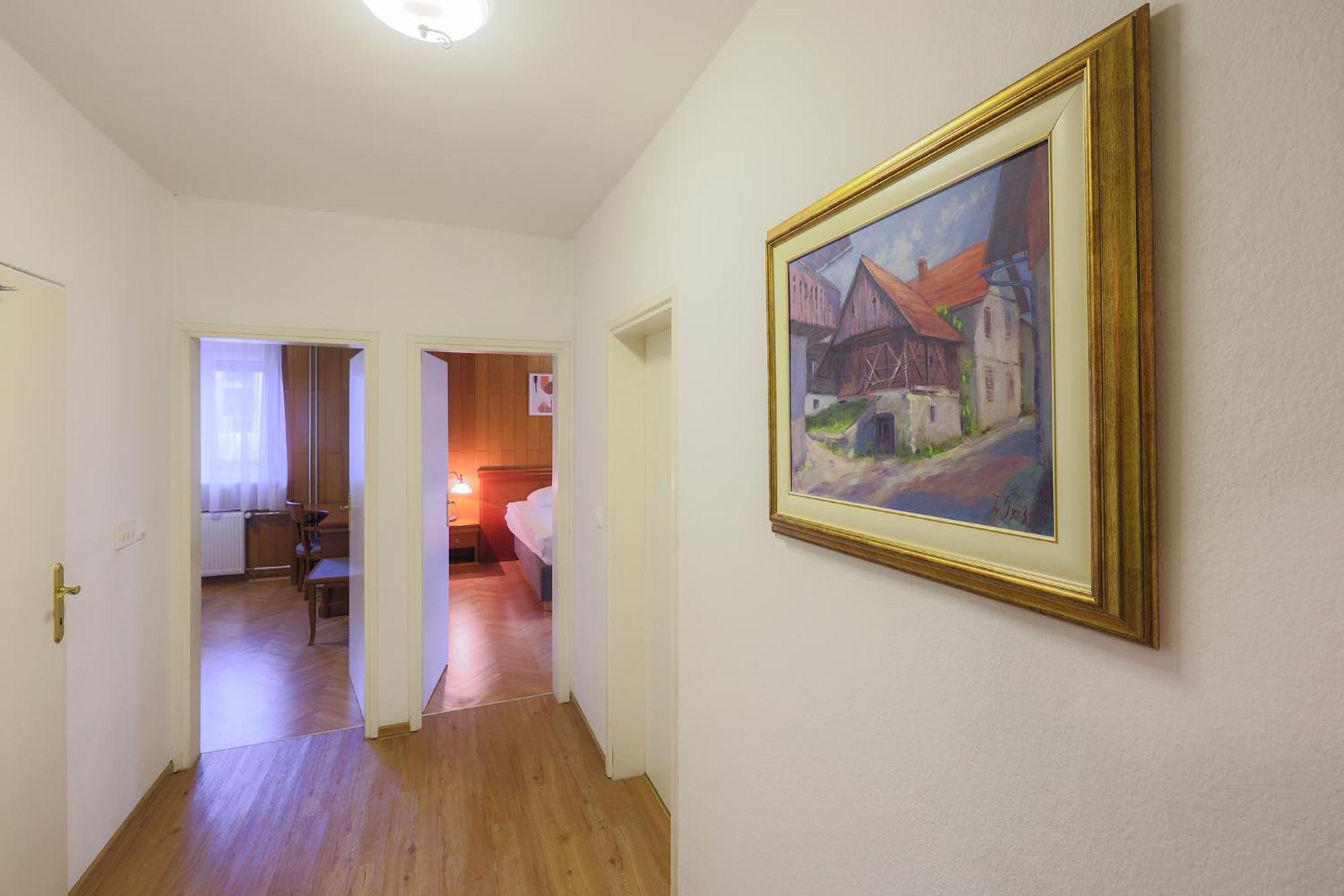 Papas Apartment Лесце Екстер'єр фото