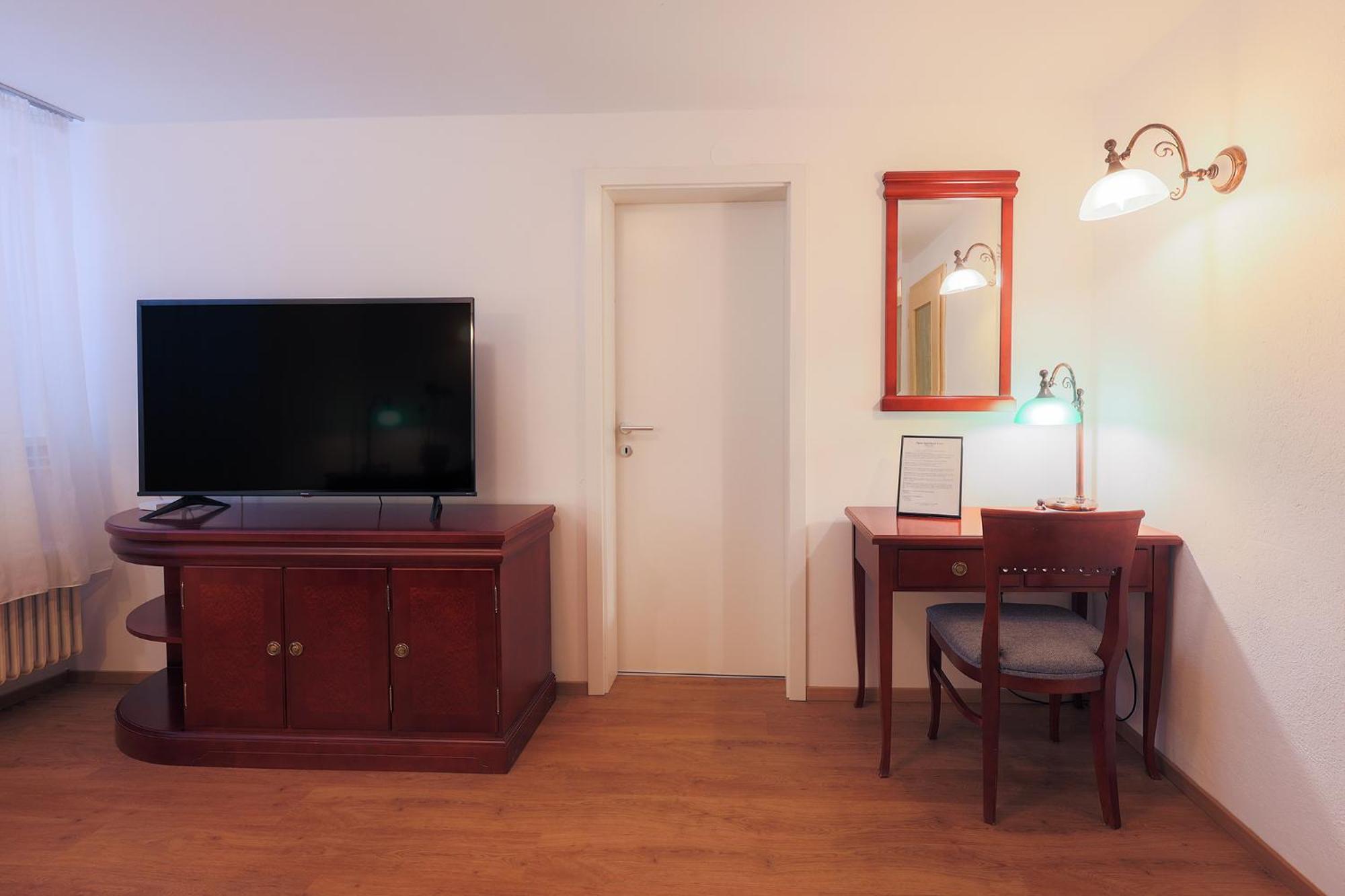 Papas Apartment Лесце Екстер'єр фото