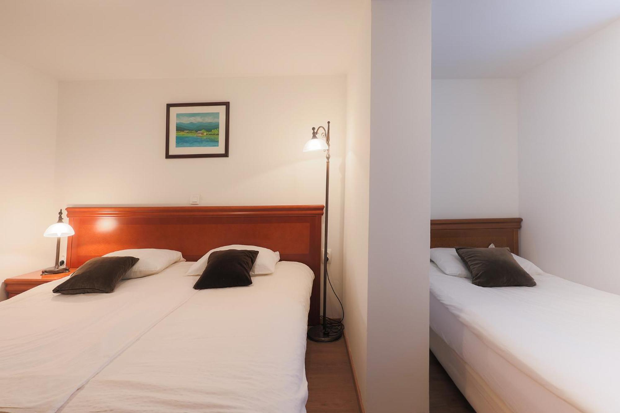 Papas Apartment Лесце Екстер'єр фото