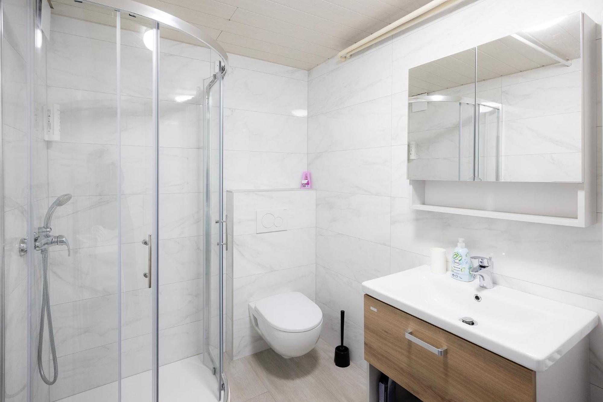 Papas Apartment Лесце Екстер'єр фото
