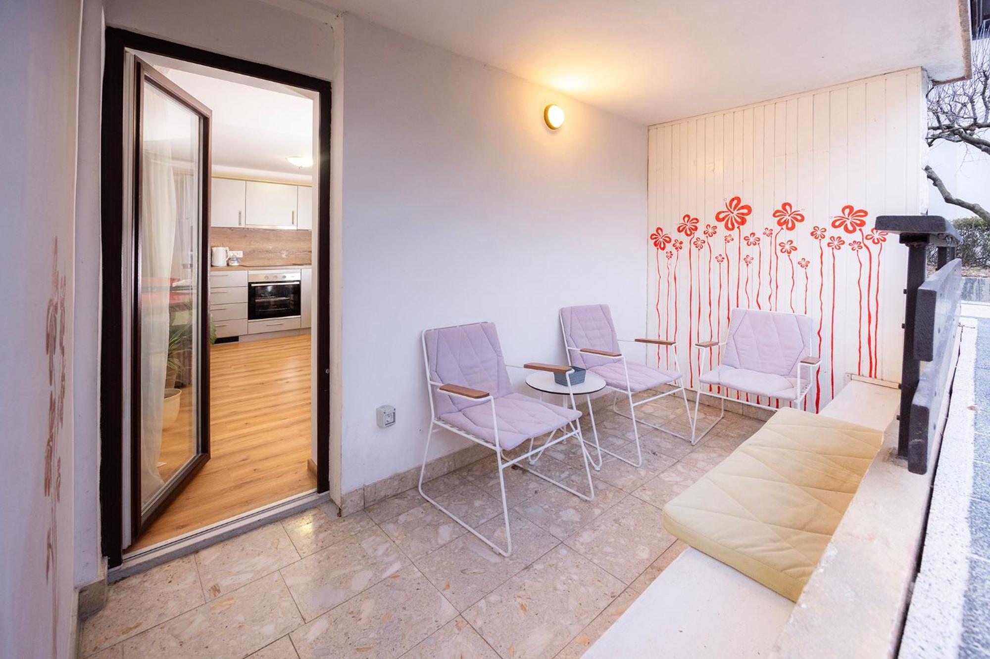 Papas Apartment Лесце Екстер'єр фото