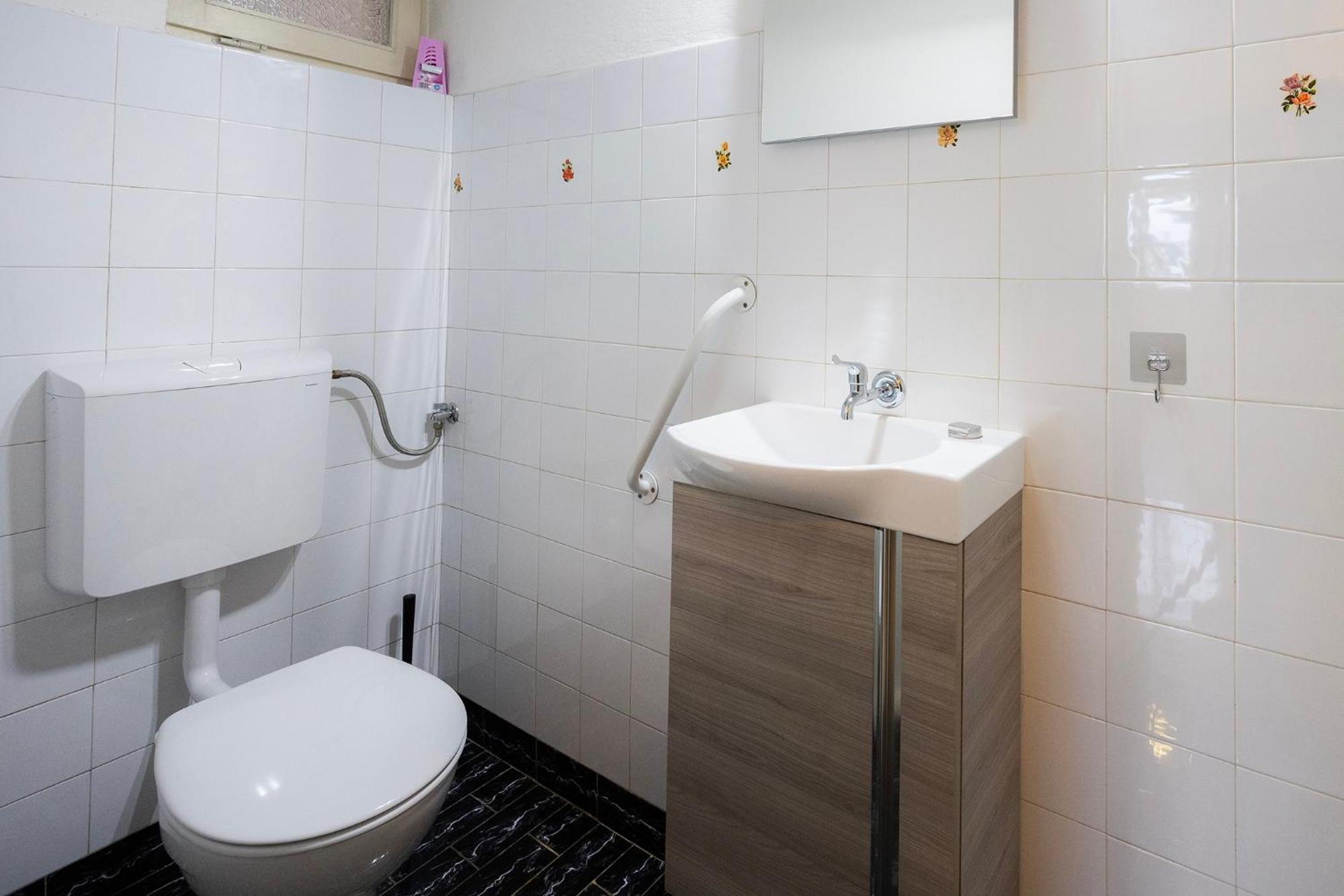 Papas Apartment Лесце Екстер'єр фото