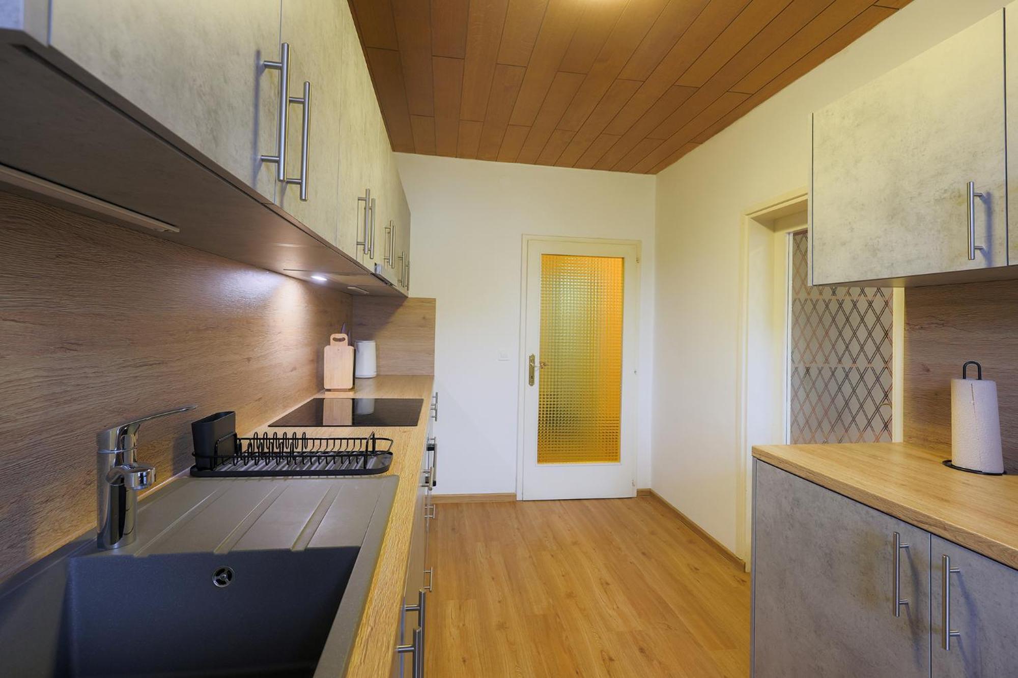 Papas Apartment Лесце Екстер'єр фото