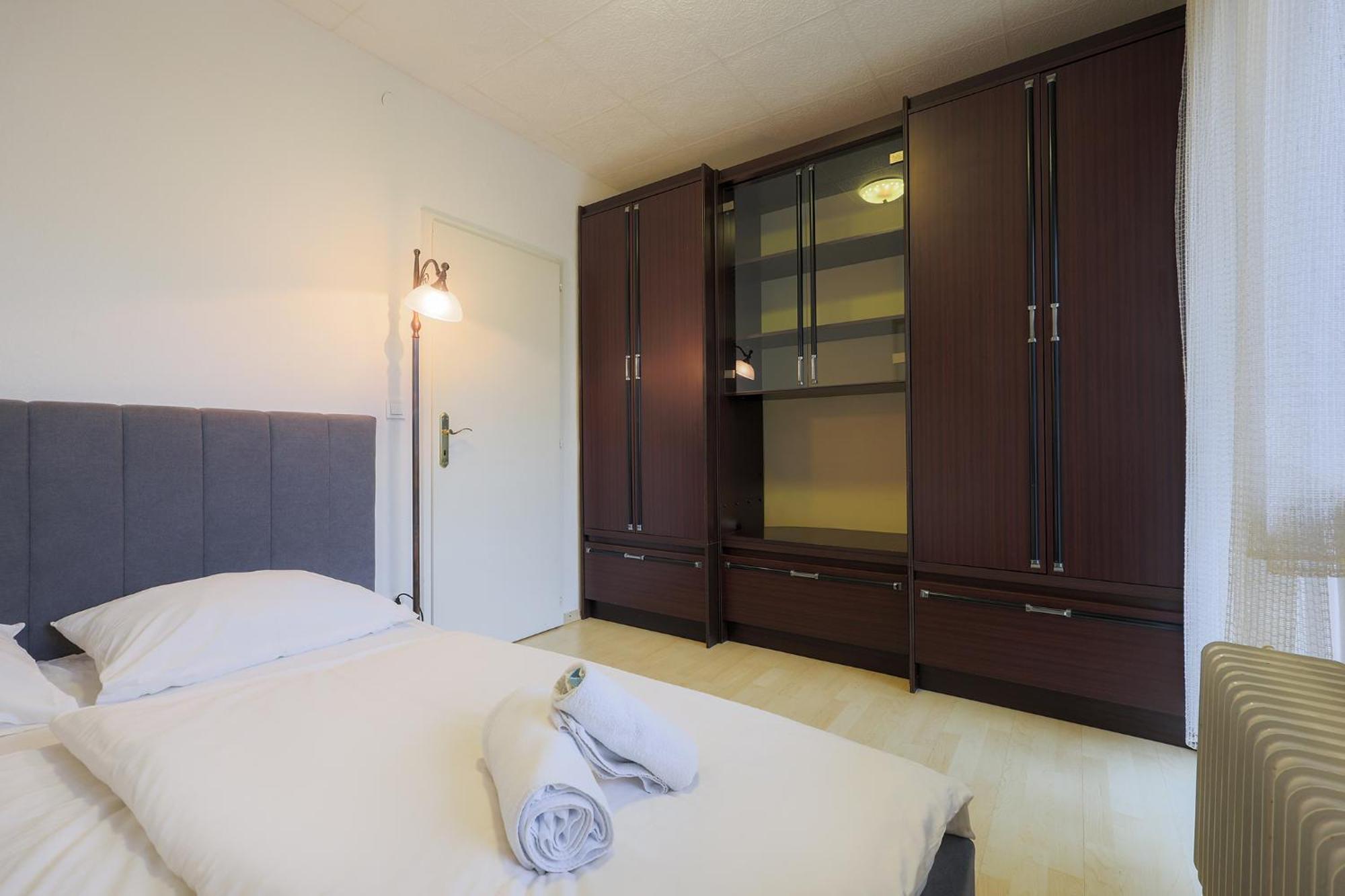 Papas Apartment Лесце Екстер'єр фото