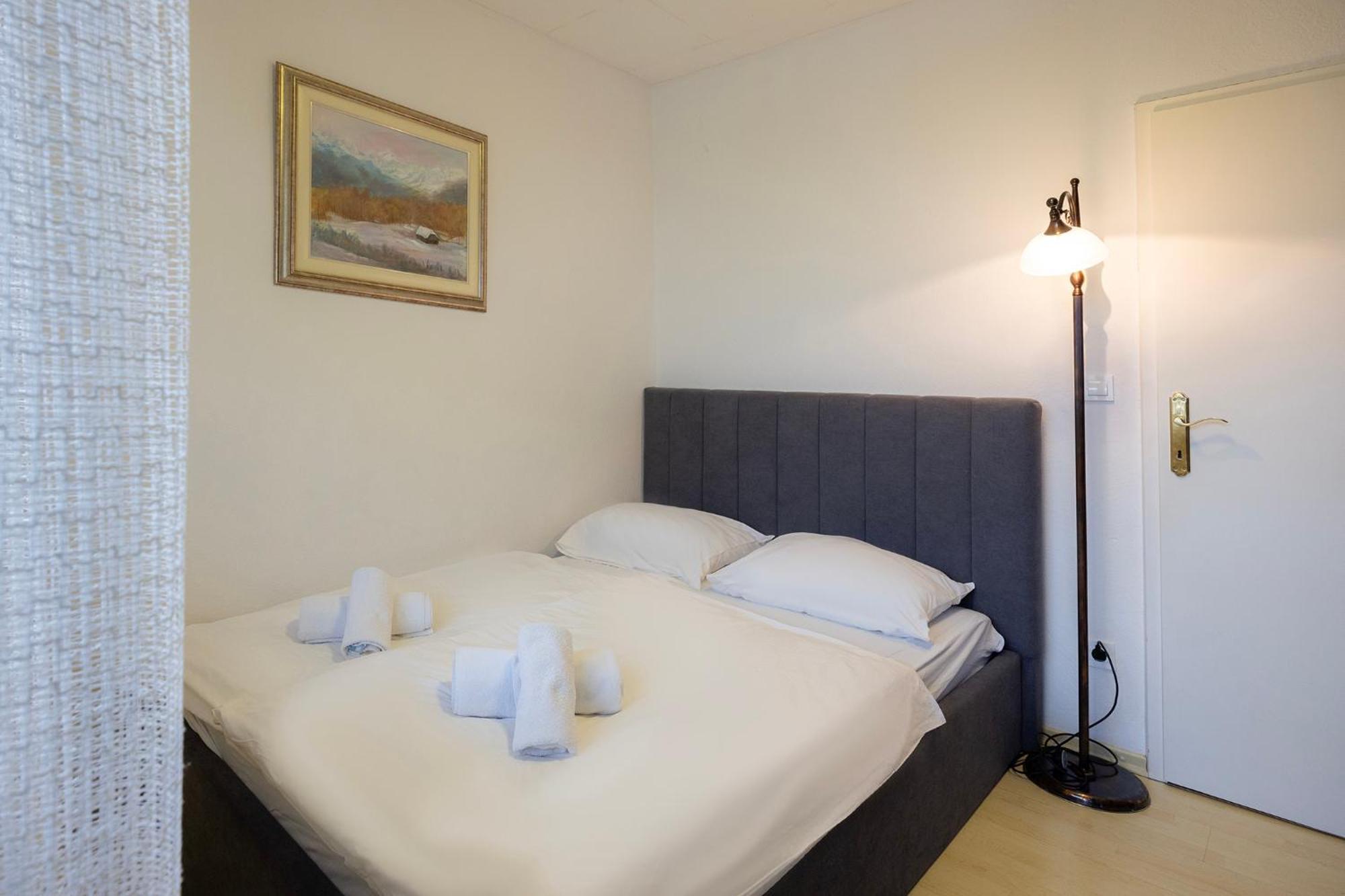 Papas Apartment Лесце Екстер'єр фото